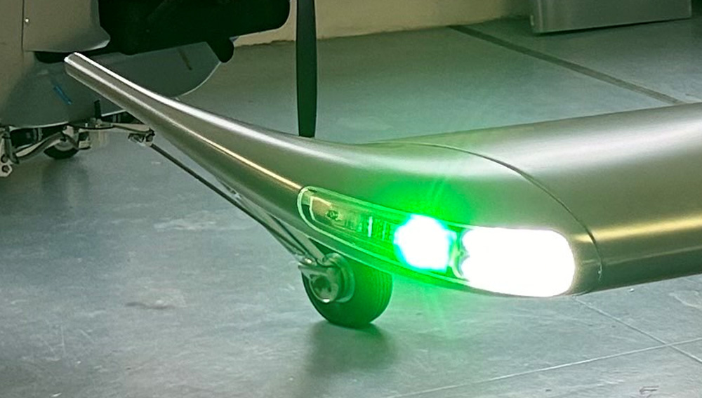 Aveo custom navigation light on a US Air Force aircraft